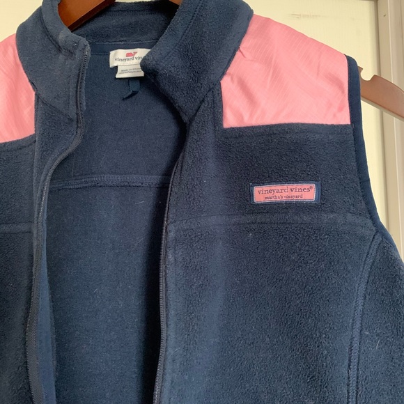 SOLD Vineyard vines girls large navy and pink vest - Picture 2 of 3